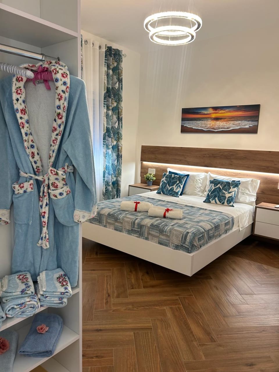 Photo of the whole room, Bedroom