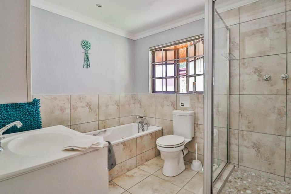 Rose Thatch Cottage Apartment in KwaZulu-Natal