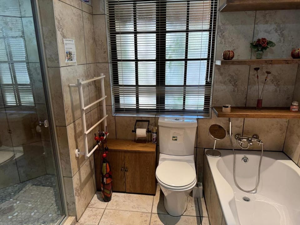 Rose Thatch Cottage Apartment in KwaZulu-Natal