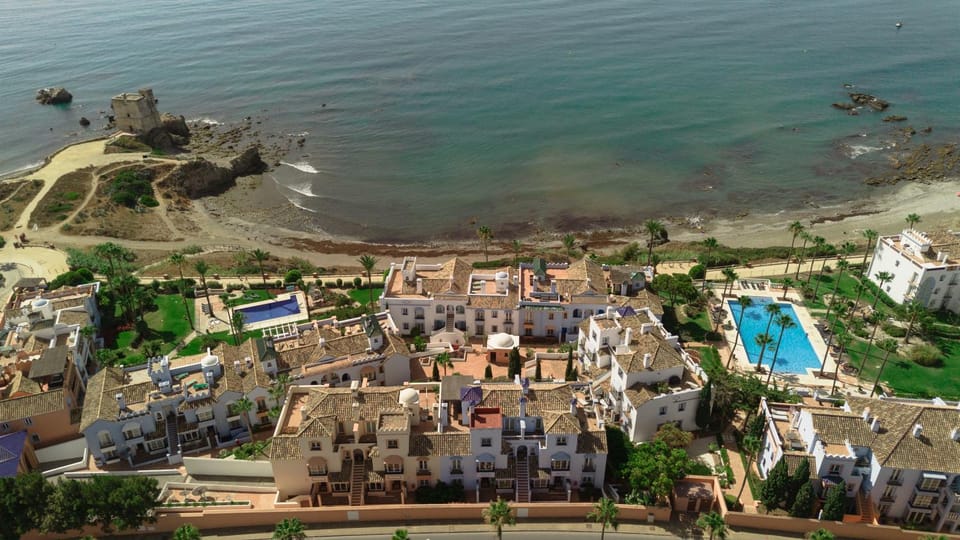 Nearby landmark, Day, Neighbourhood, Bird's eye view, Beach, Pool view, Sea view, Swimming pool, Location