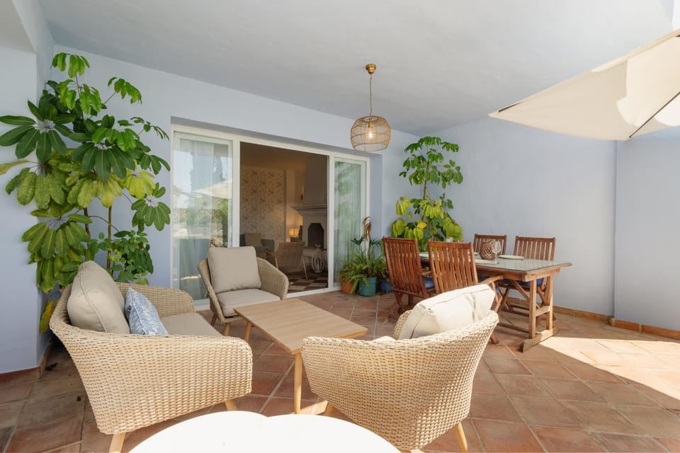 Patio, Garden, Balcony/Terrace, Seating area, Dining area, Garden view