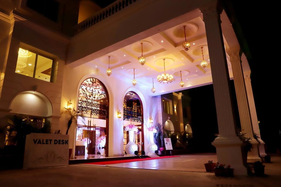 Facade/entrance