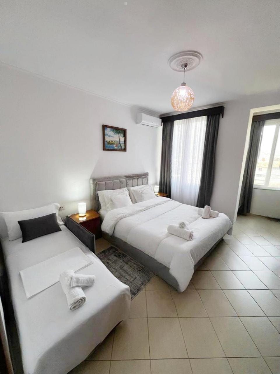 Bed, Photo of the whole room, Bedroom, towels
