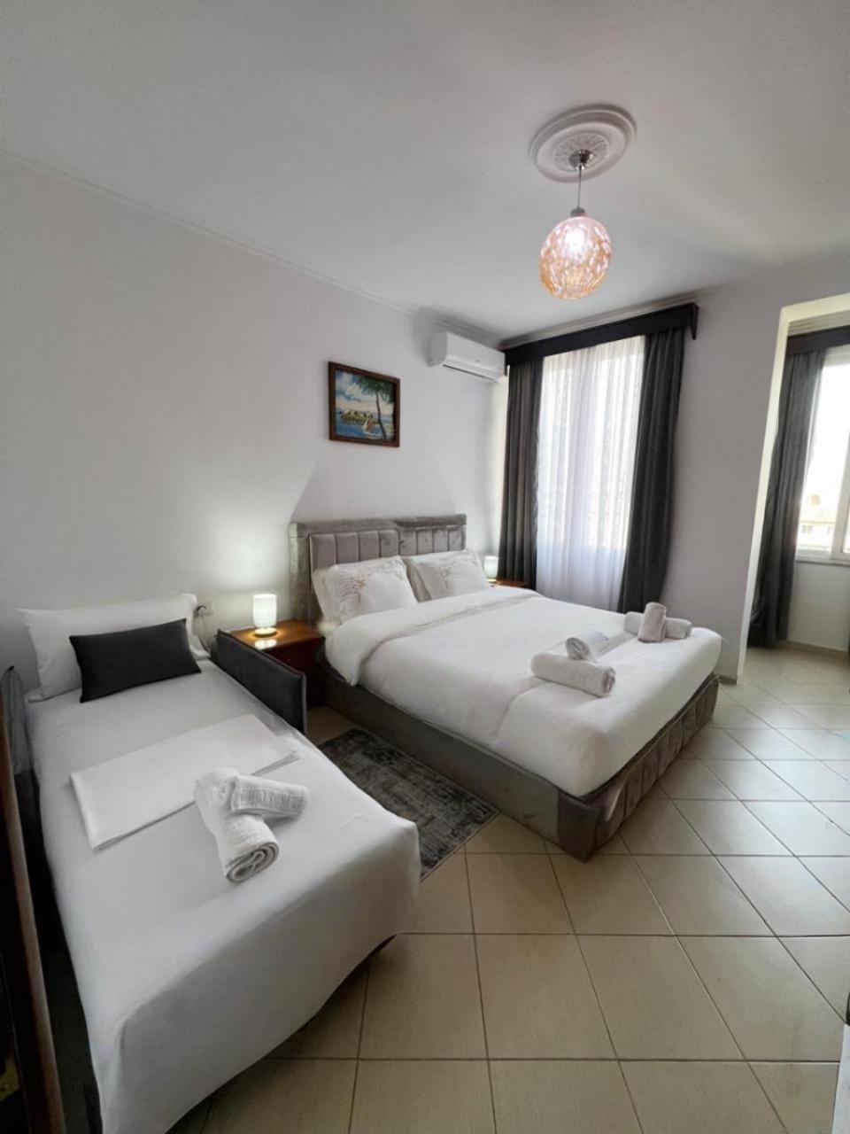 Bed, Photo of the whole room, Bedroom, towels