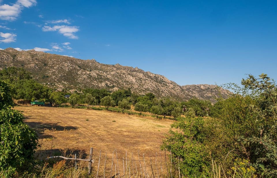Nearby landmark, Natural landscape, Mountain view