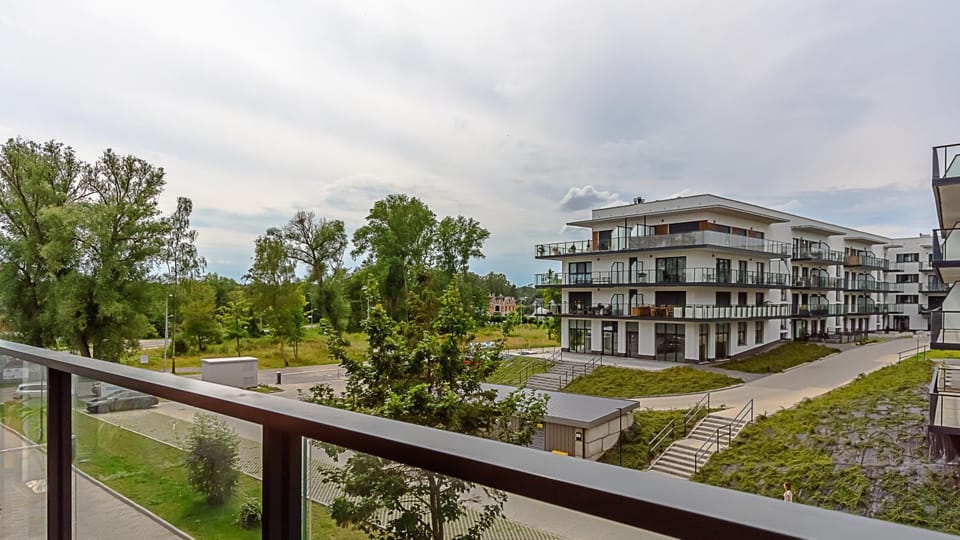 Property building, Spring, Day, Natural landscape, Garden, Garden view