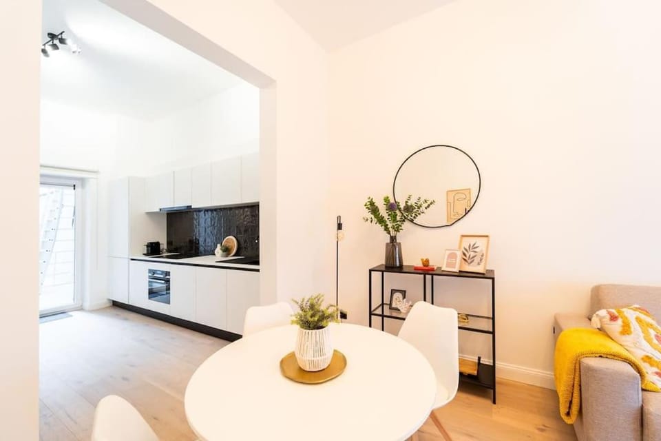 Your Antwerp Adventure Sleeps 4 Apartment in Antwerp