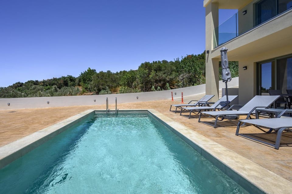 Patio, Day, View (from property/room), Pool view, Swimming pool, sunbed