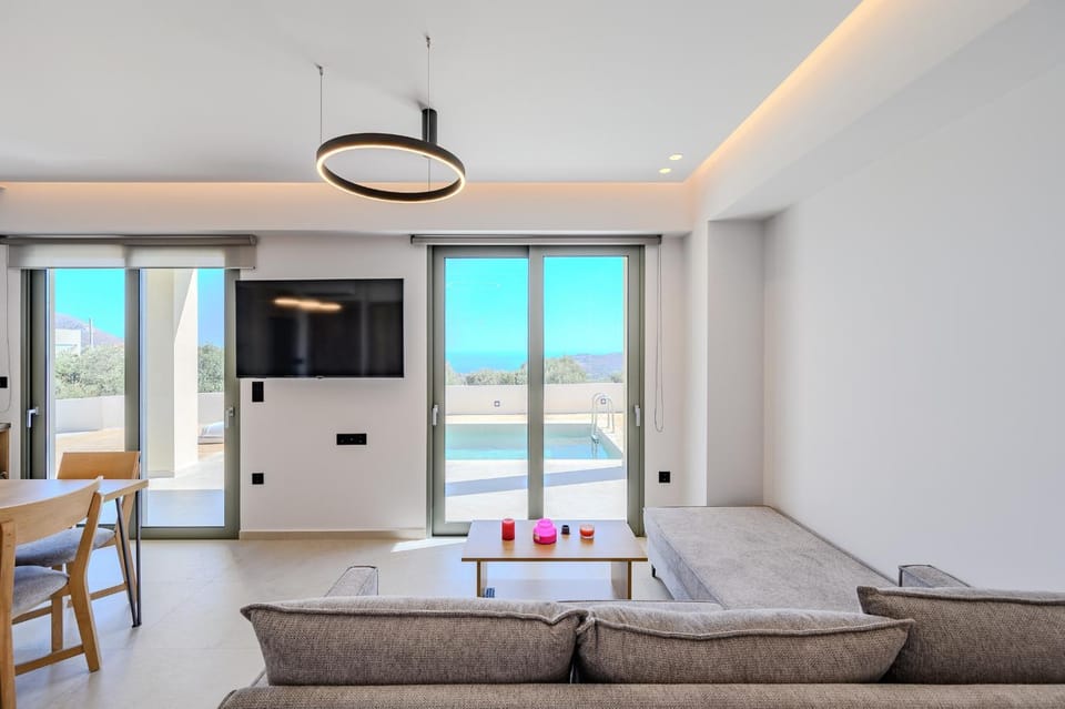 TV and multimedia, Living room, Seating area, Dining area
