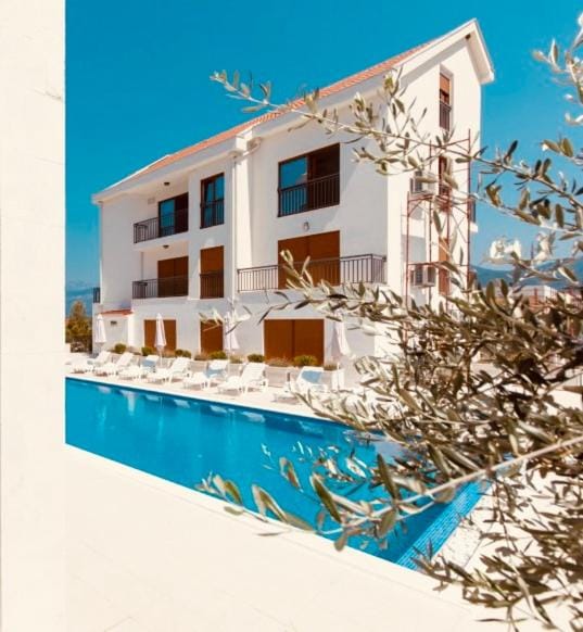 Property building, Swimming pool