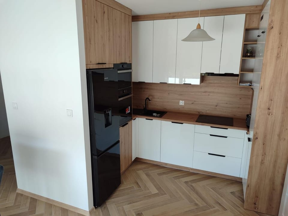 Kitchen or kitchenette, oven, stove