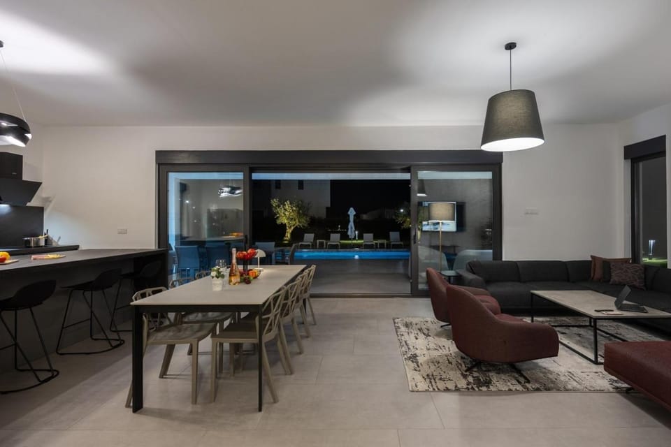 New! Luxury Villa Montira - 50 m2 heated pool Villa in Vodnjan