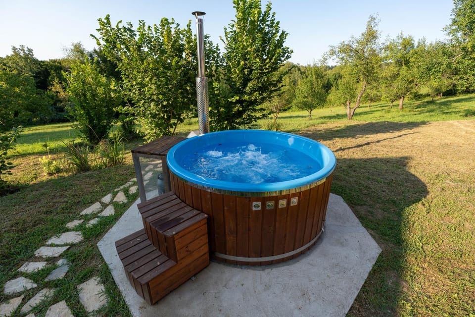 Natural landscape, Garden, Hot Tub
