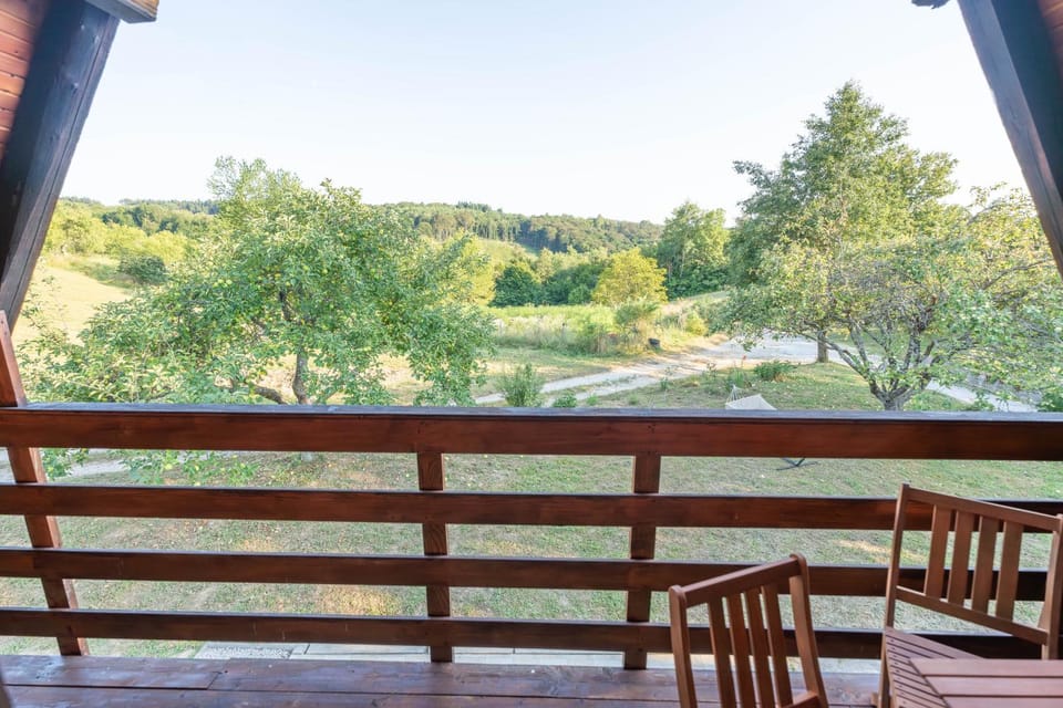 View (from property/room), Balcony/Terrace, Garden view
