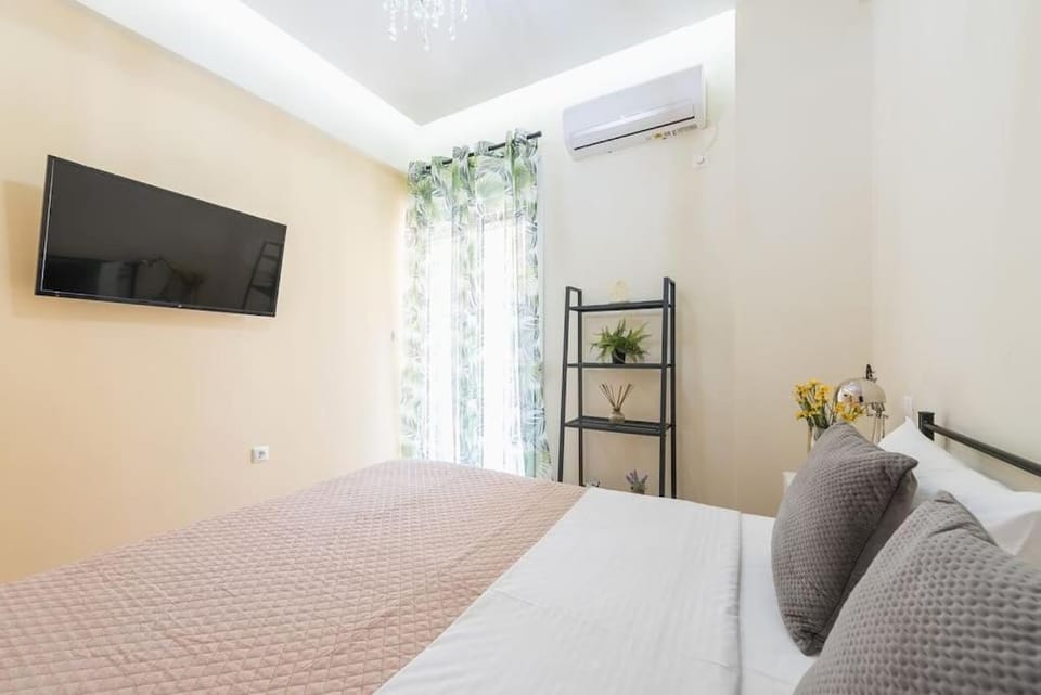 Cozy home near Stavros Niarchos Apartment in Kallithea