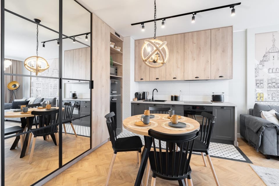 Kitchen or kitchenette, Seating area, Dining area