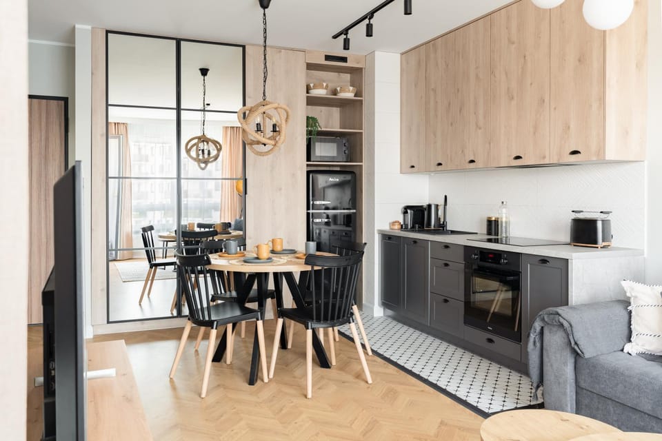 Coffee/tea facilities, Kitchen or kitchenette, Dining area, dishwasher, stove, toaster