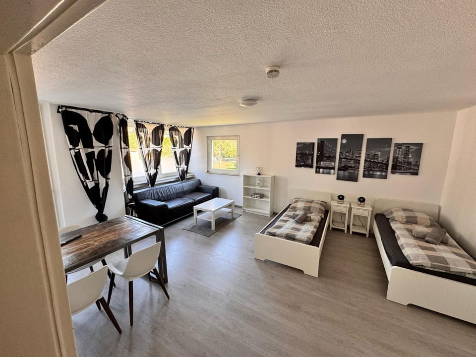 Bed, Living room, Photo of the whole room, Seating area, Bedroom