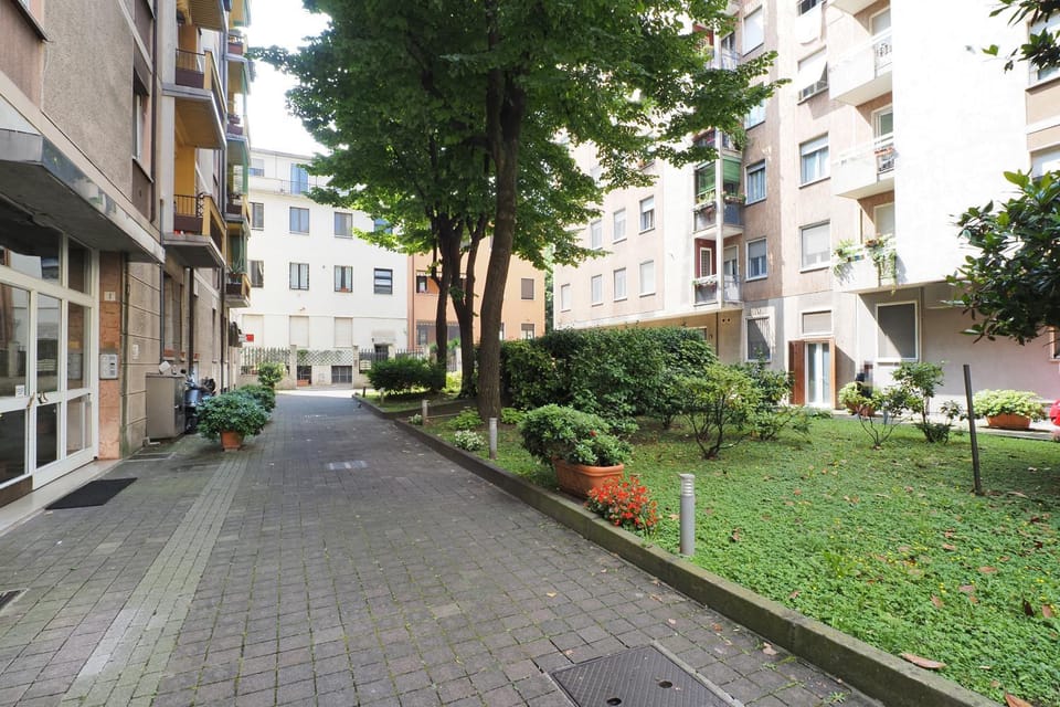 Day, Street view
