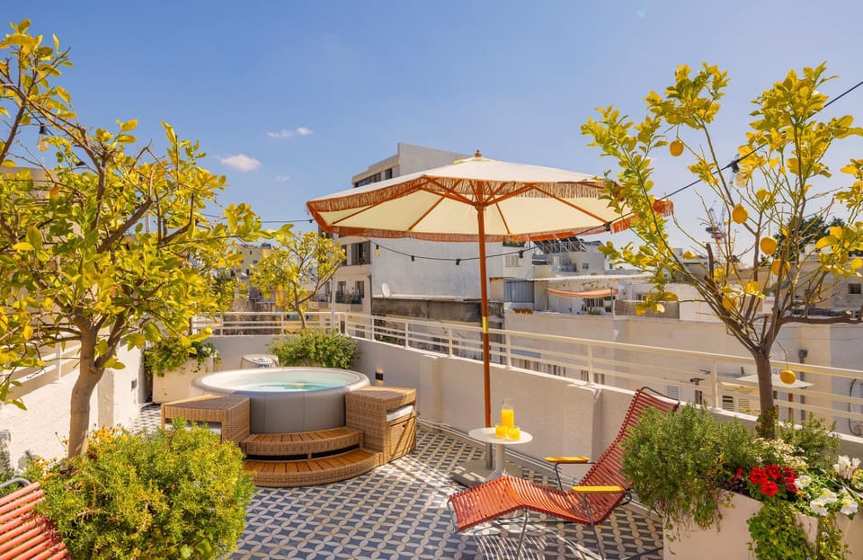 View (from property/room), Balcony/Terrace