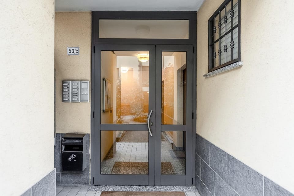 Forum Assago 5 min - APT with Double Terrace Apartment in Milan