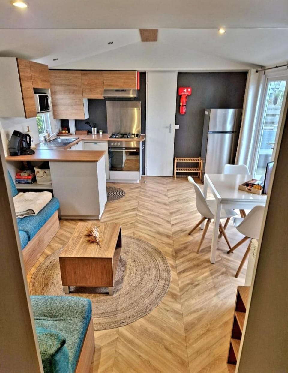 Kitchen or kitchenette, Living room, Dining area