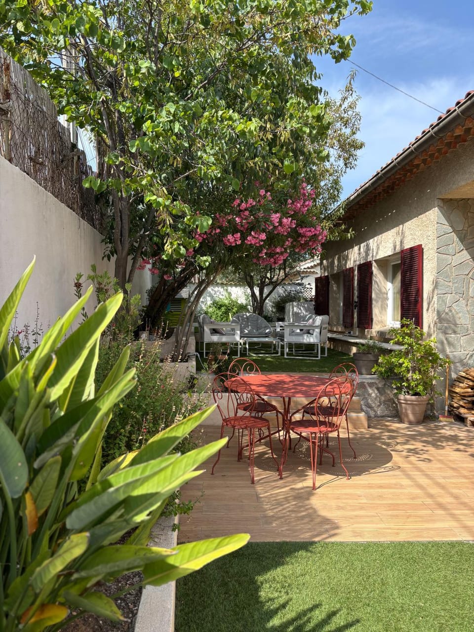 Patio, Garden, Dining area