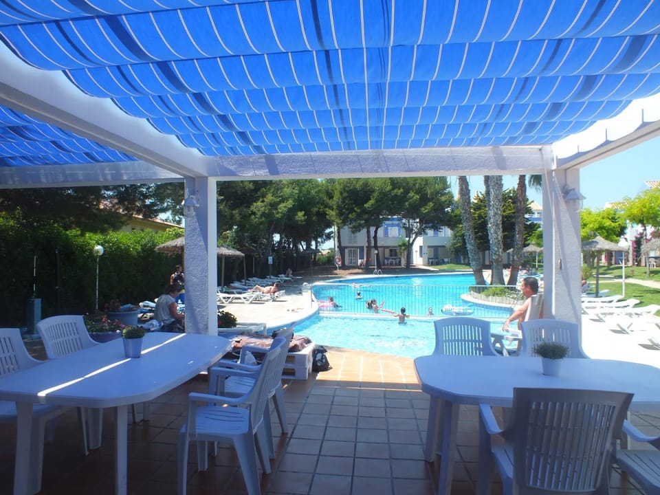 Swimming pool, Swimming pool
