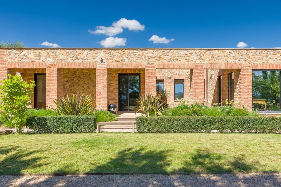 Property building, Day, Natural landscape, Garden, Garden view