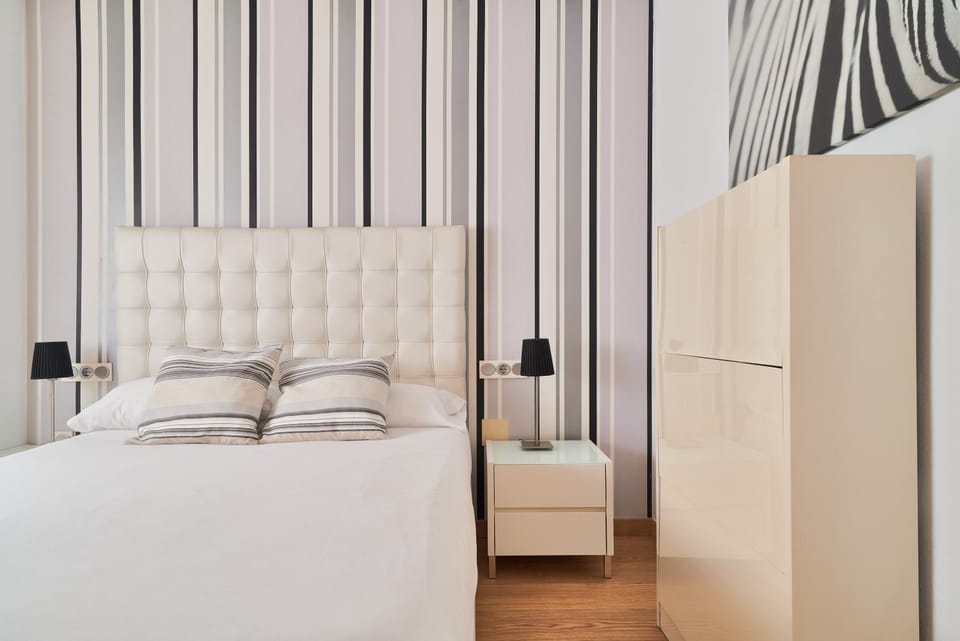Bed, Photo of the whole room, Bedroom, wardrobe