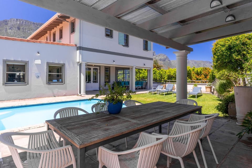 Property building, Patio, Day, Garden, Dining area, Garden view, Pool view, Swimming pool, Swimming pool, sunbed