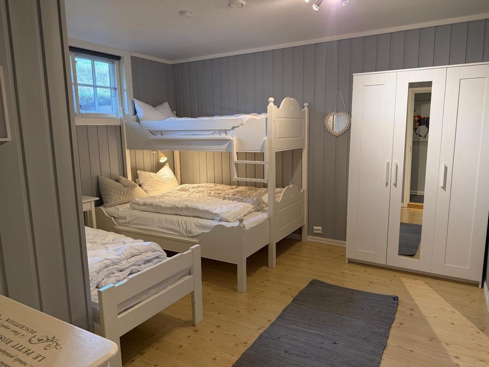 Bed, Bedroom, bunk bed, wardrobe