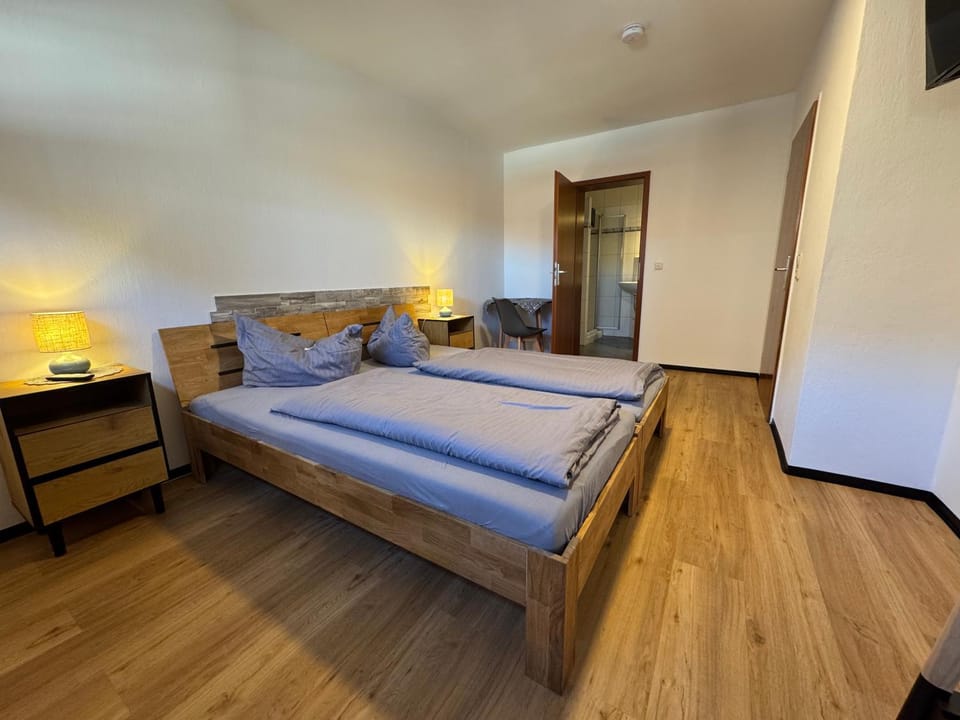 Photo of the whole room, Bedroom