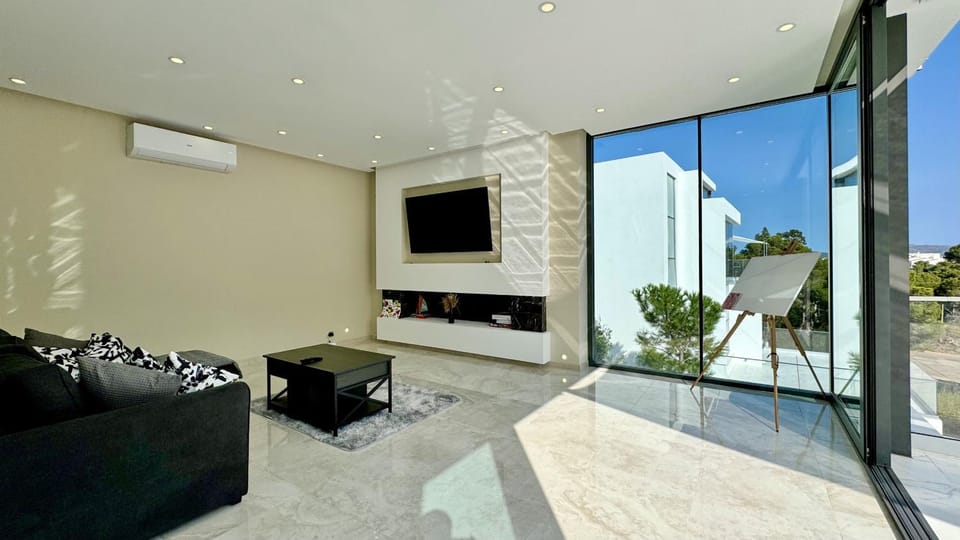 Living room, air conditioner