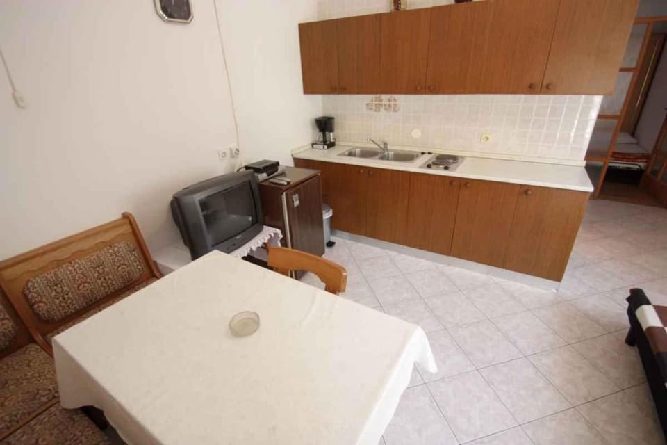 TV and multimedia, Living room, Dining area