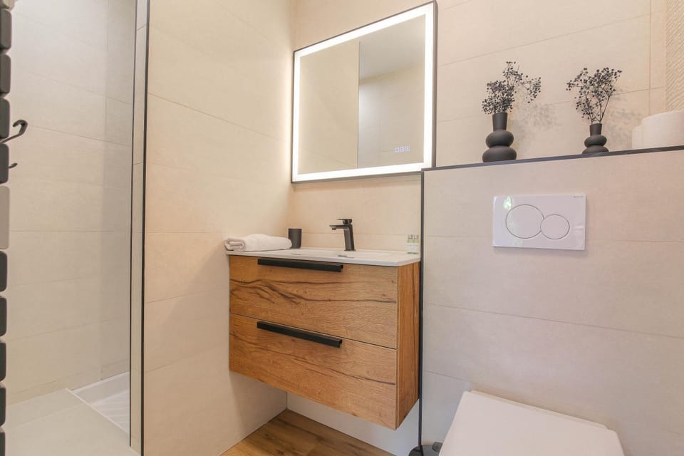 Studio chic piscine, jardin et parking, Lyon 3 Apartment in Villeurbanne