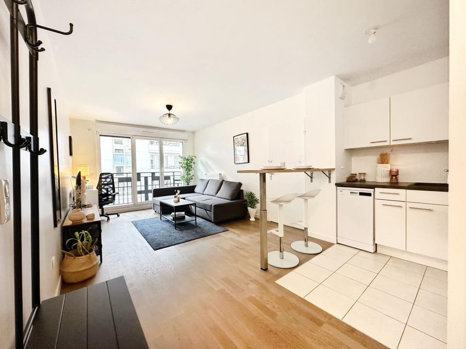 Celine 21 Appartement cosy aux portes de Paris Apartment in Levallois-Perret