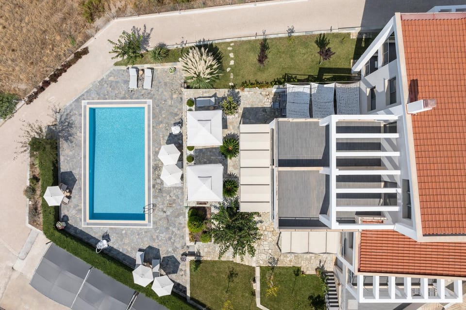 Property building, Bird's eye view, Garden