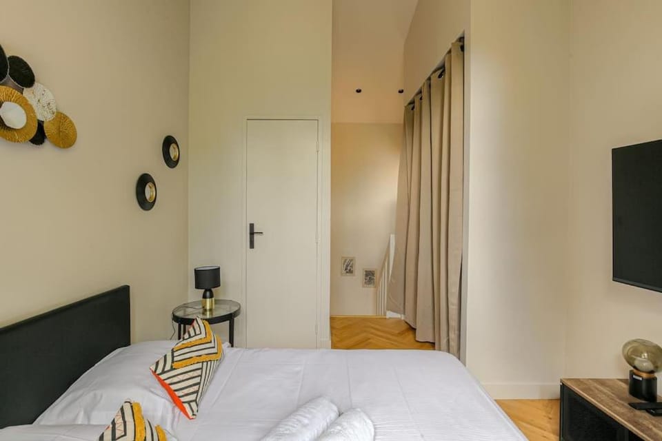Joli duplex avec jardin, 2 personnes, Écully Apartment in Lyon