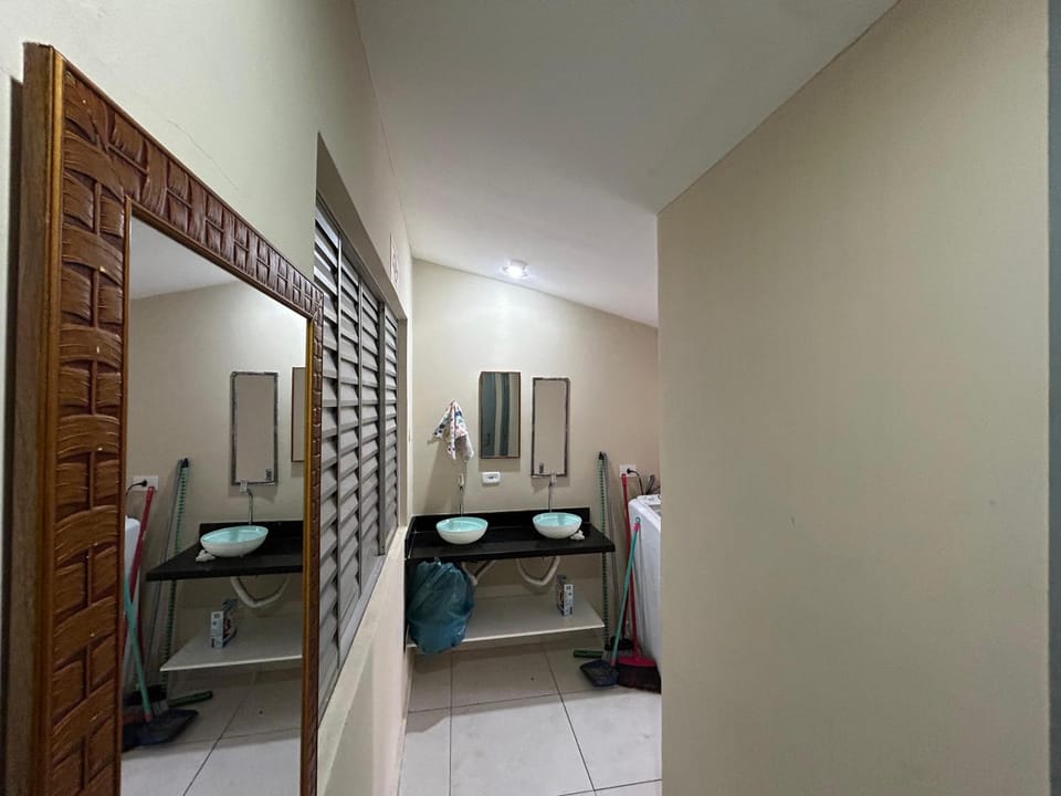 Quarto Privativo Próximo ao Itaú, Metro Conceição e Expo SP Hostel in Sao Paulo City