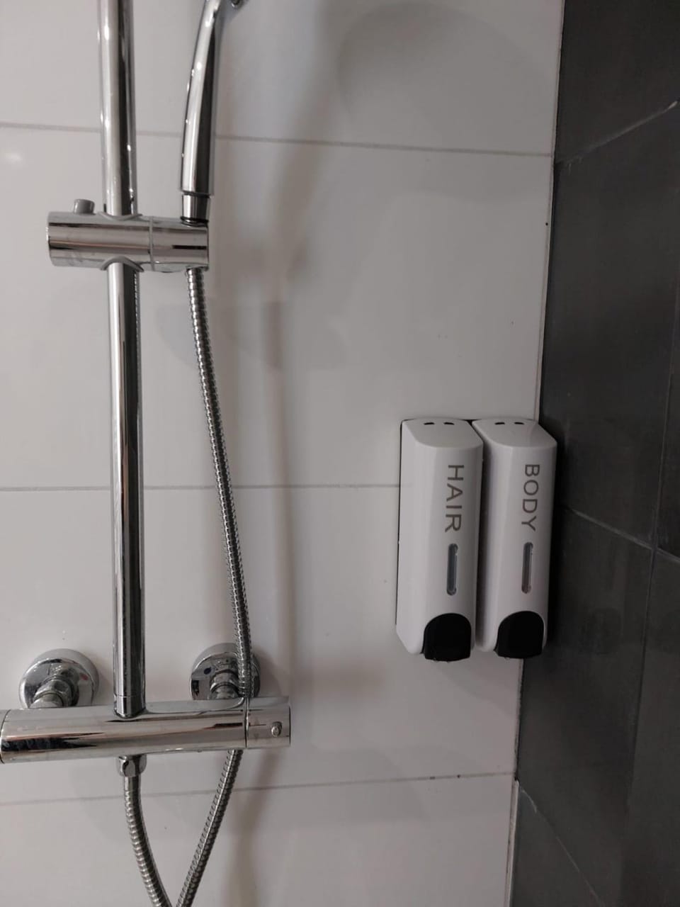 Charme, originalité, -1 minute Métro Apartment in Île-de-France