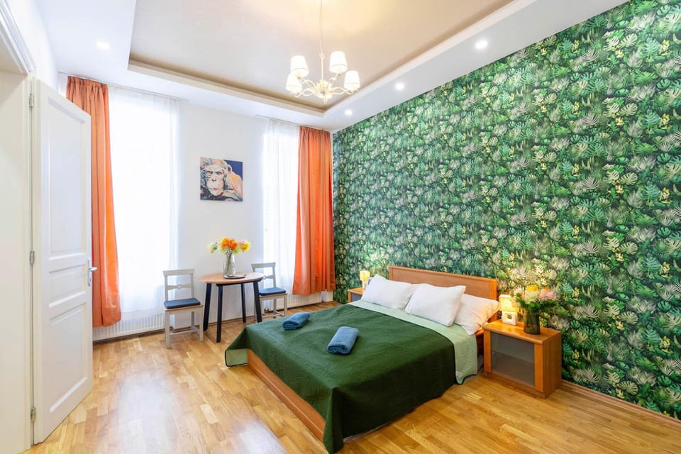 Bed, Living room, Photo of the whole room, Seating area, Bedroom, towels