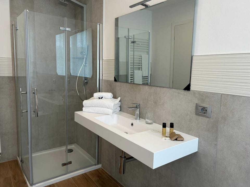 Shower, Bathroom