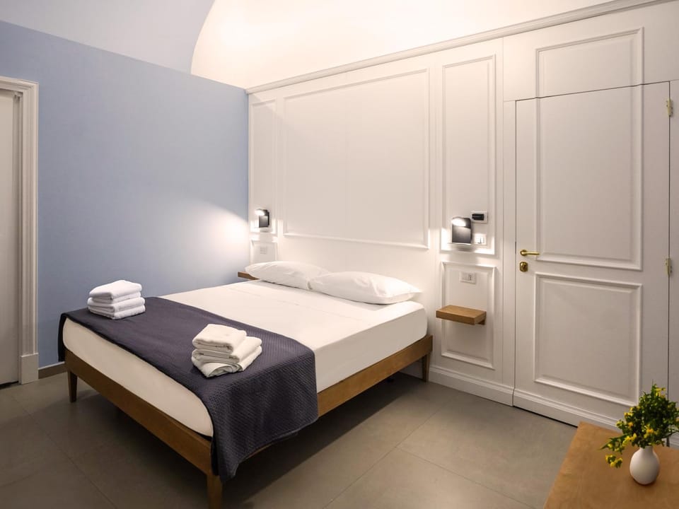 Bathroom, Balcony/Terrace, heating, safe, towels, air conditioner