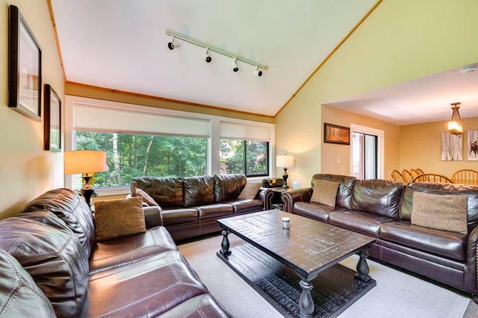 Lincoln Townhome w/ Community Pool & Club Access! House in Lincoln