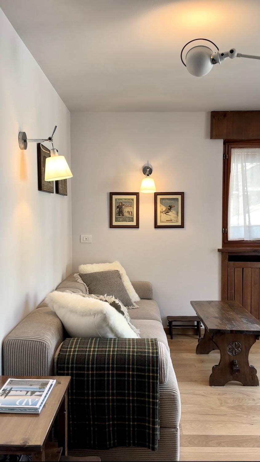 Living room, Photo of the whole room, Seating area