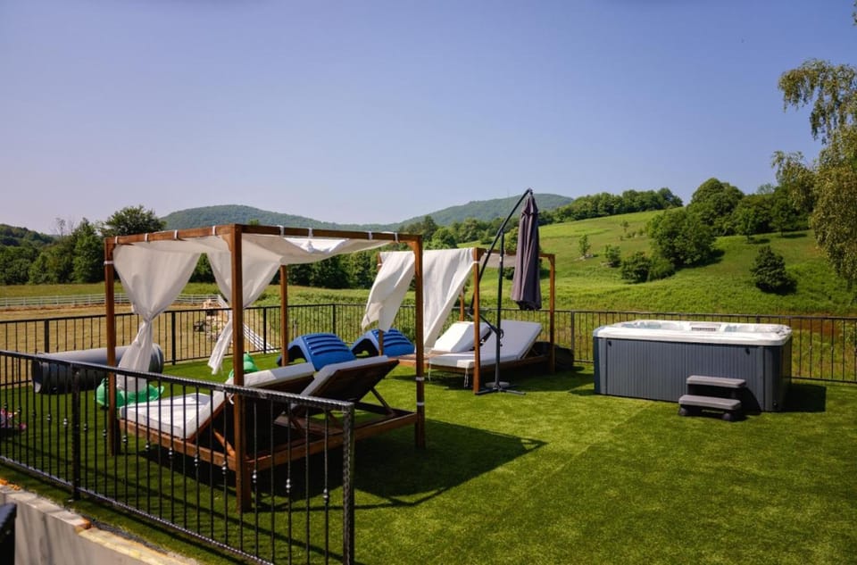 Plitvice Nature Resort Chalet in Plitvice Lakes Park