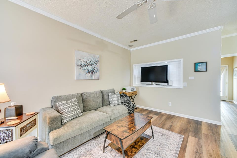 Huntsville Condo w/ Patio Near Redstone Arsenal! House in Huntsville