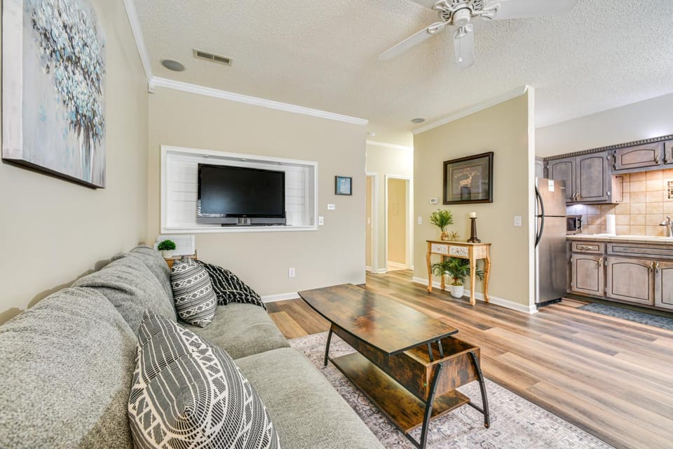 Huntsville Condo w/ Patio Near Redstone Arsenal! House in Huntsville