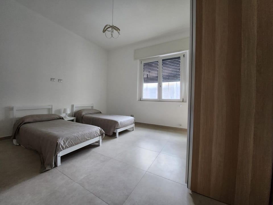 Photo of the whole room, Bedroom, children